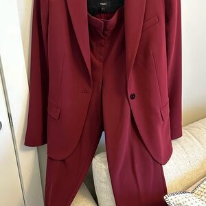 Theory Women’s Burgundy Full Suit